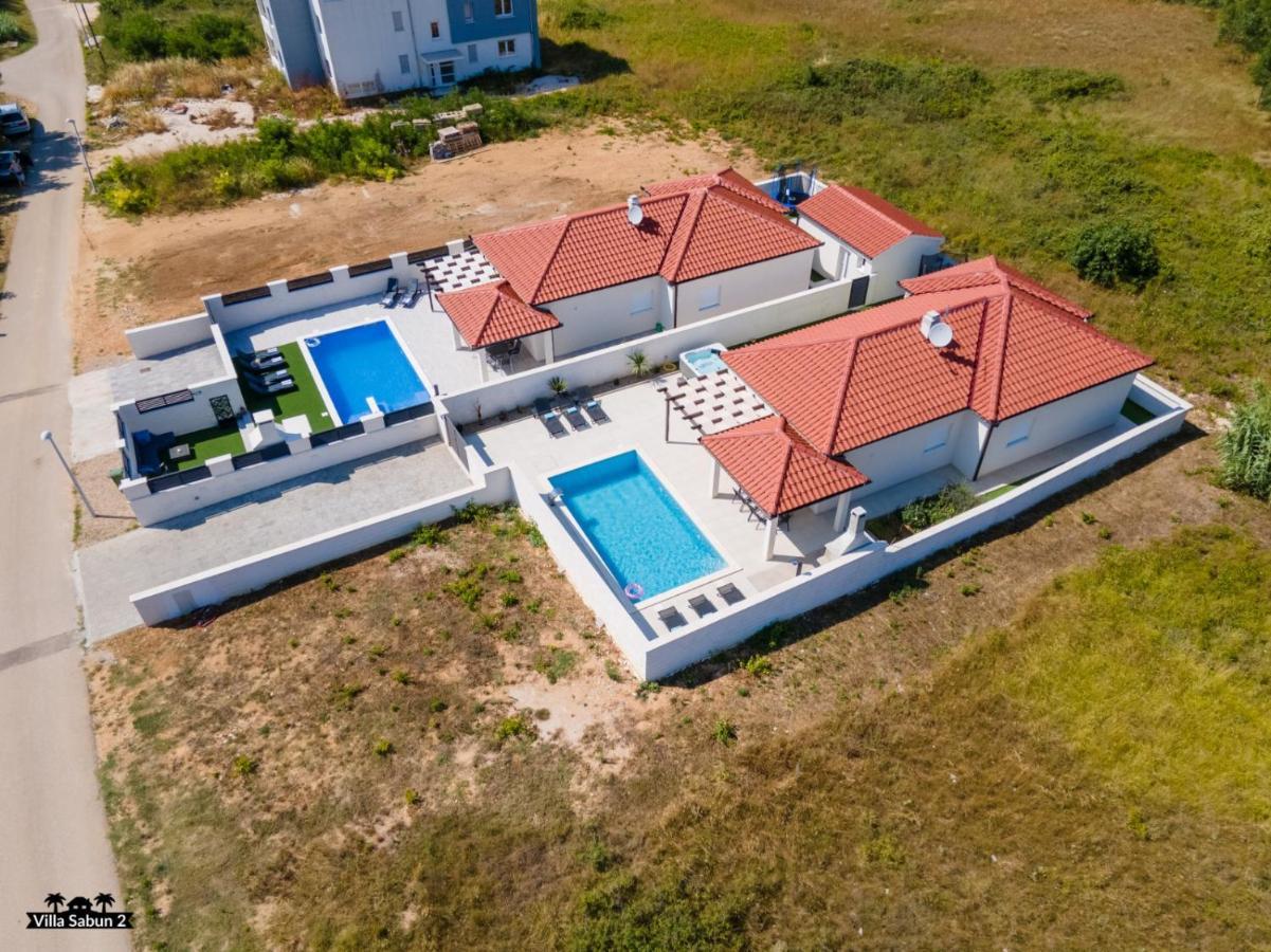 Villas Sabun - Modern House With Heated Pool Привлака Экстерьер фото
