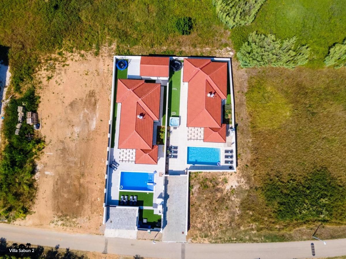 Villas Sabun - Modern House With Heated Pool Привлака Экстерьер фото