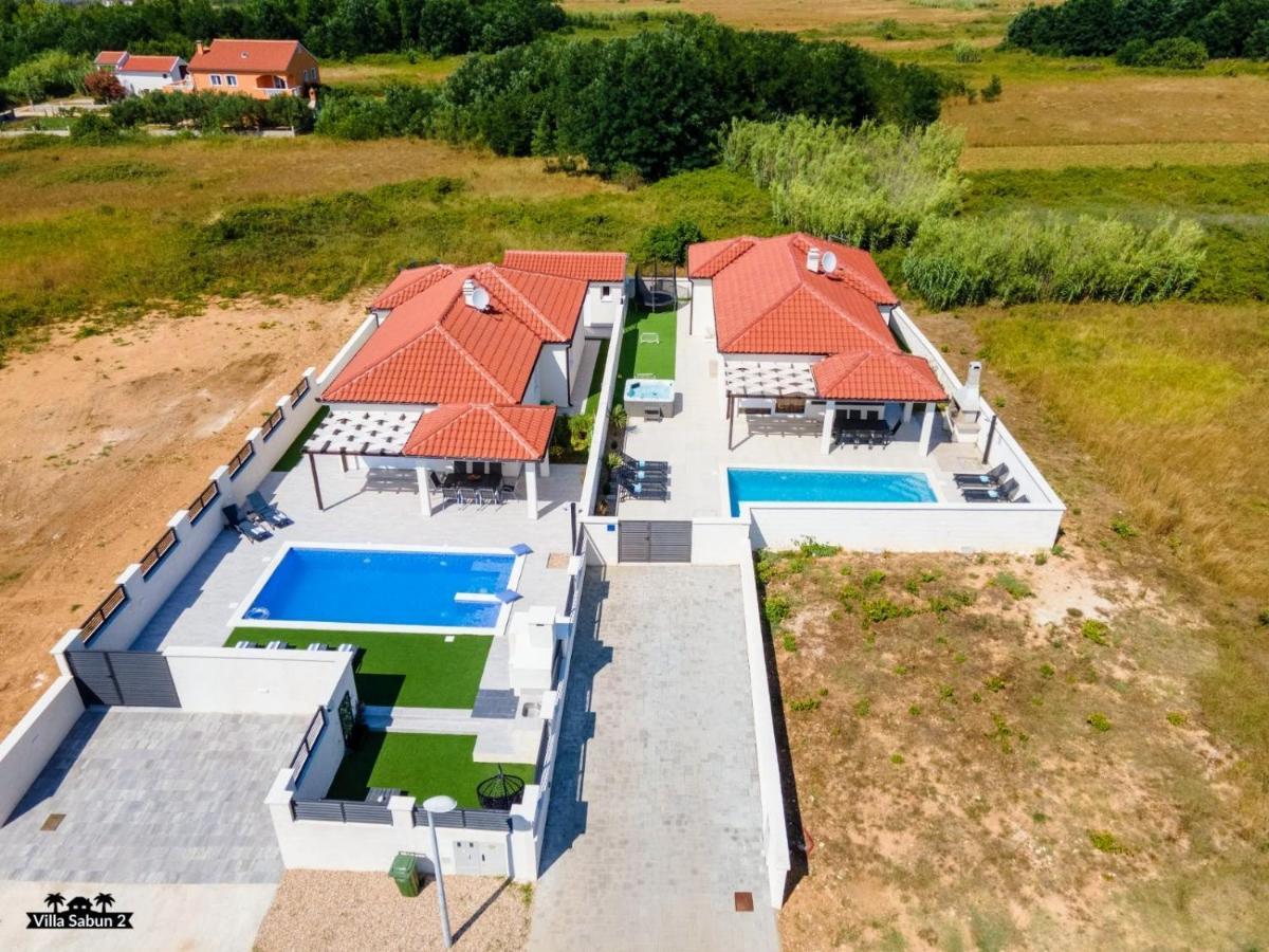 Villas Sabun - Modern House With Heated Pool Привлака Экстерьер фото