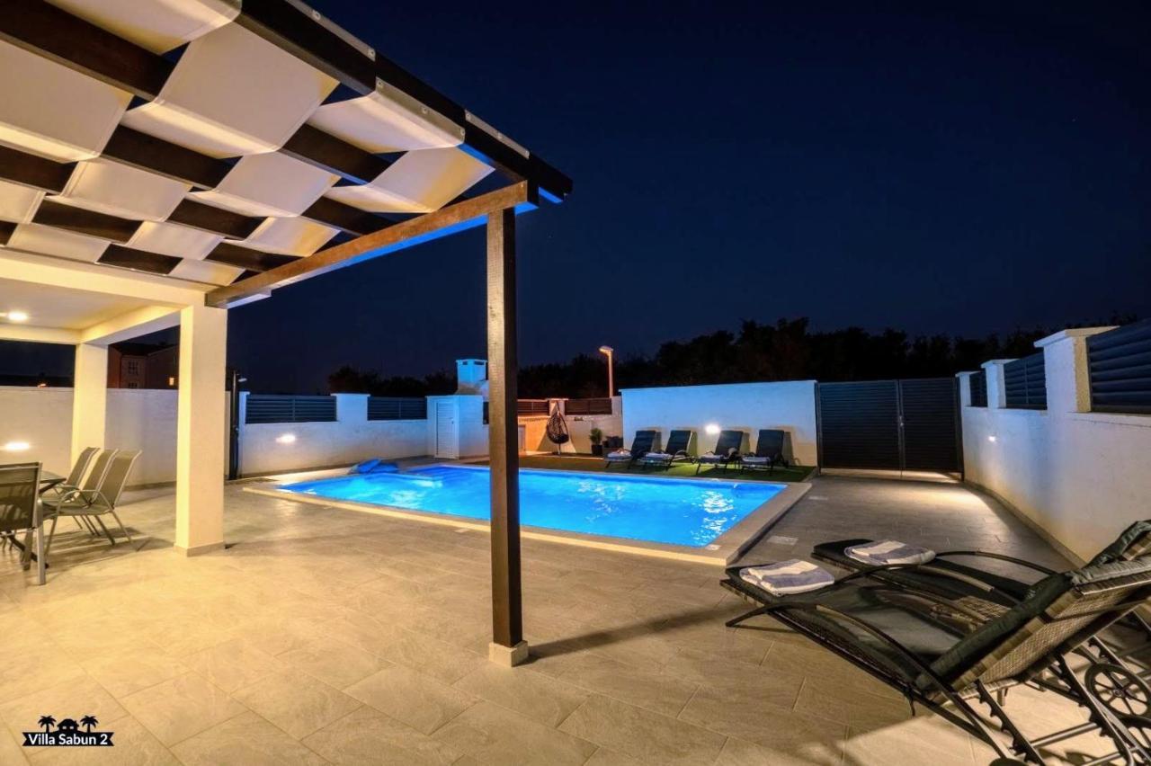 Villas Sabun - Modern House With Heated Pool Привлака Экстерьер фото