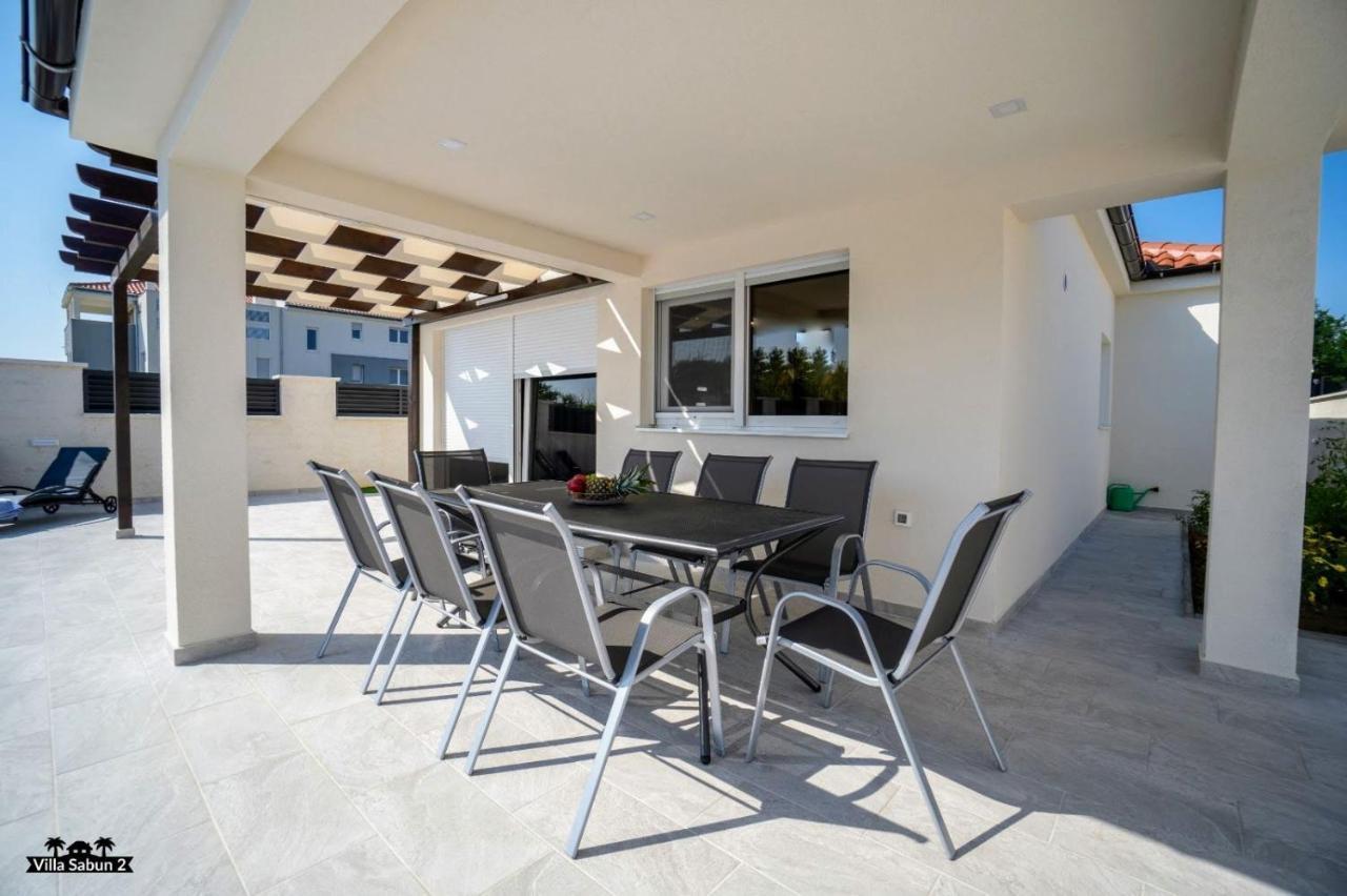Villas Sabun - Modern House With Heated Pool Привлака Экстерьер фото