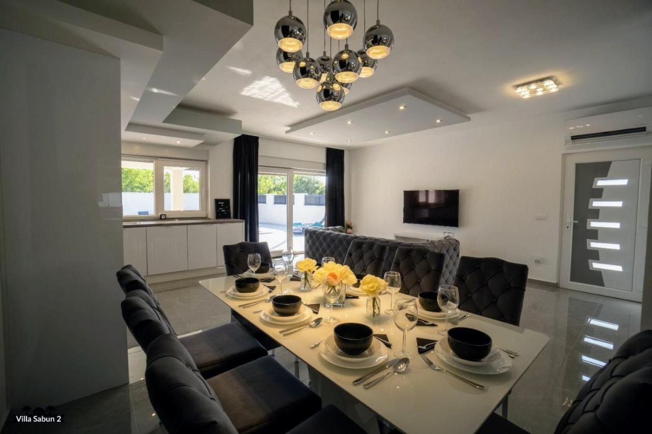 Villas Sabun - Modern House With Heated Pool Привлака Экстерьер фото