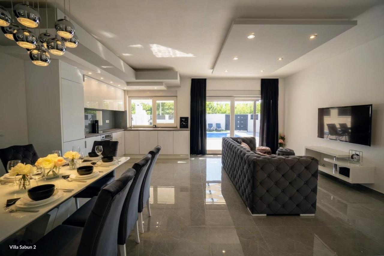 Villas Sabun - Modern House With Heated Pool Привлака Экстерьер фото