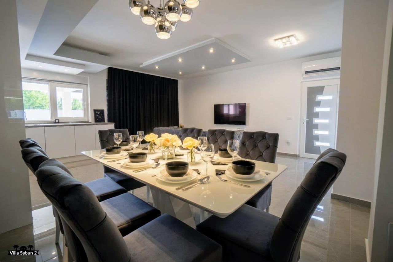 Villas Sabun - Modern House With Heated Pool Привлака Экстерьер фото