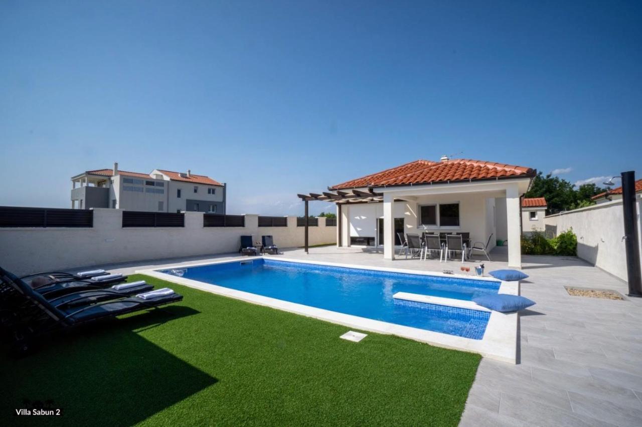 Villas Sabun - Modern House With Heated Pool Привлака Экстерьер фото