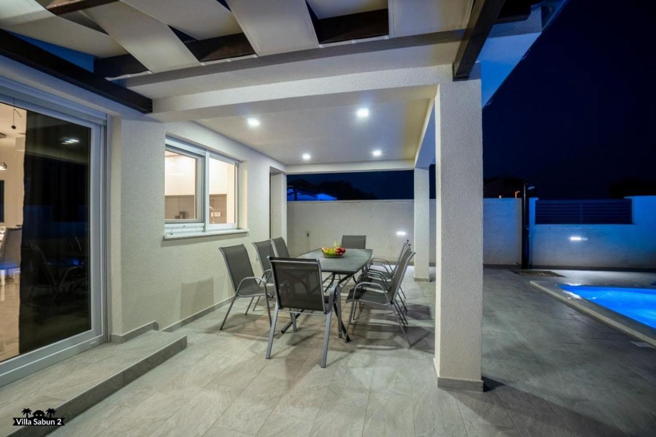 Villas Sabun - Modern House With Heated Pool Привлака Экстерьер фото