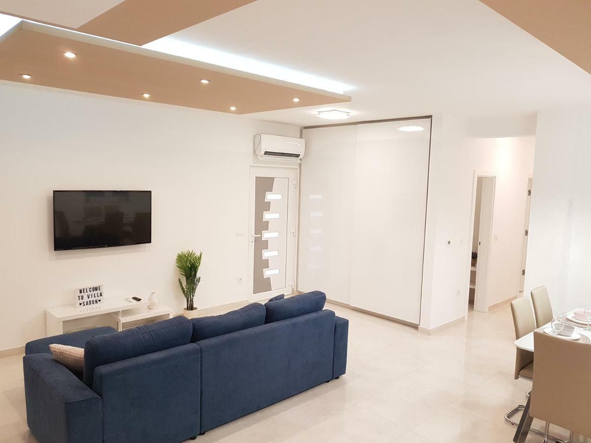 Villas Sabun - Modern House With Heated Pool Привлака Экстерьер фото