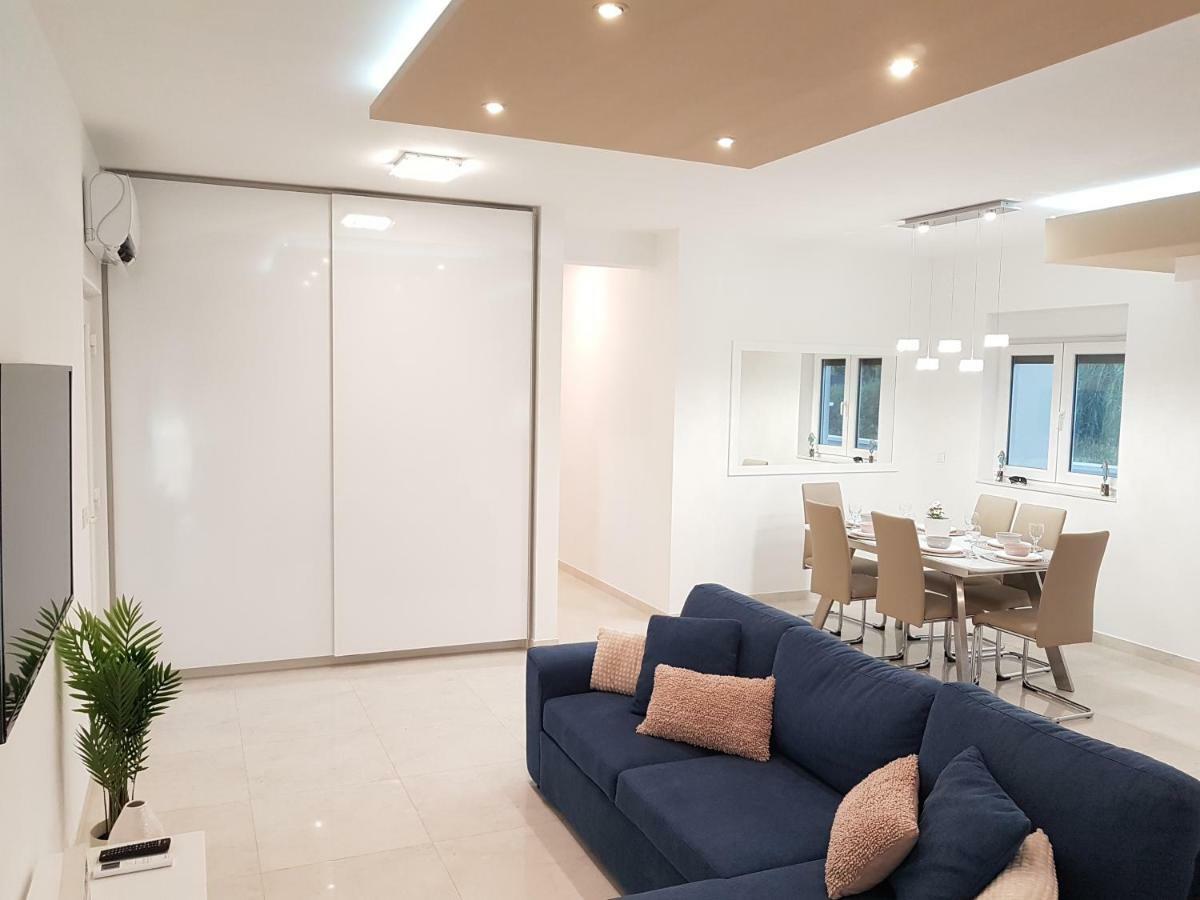 Villas Sabun - Modern House With Heated Pool Привлака Экстерьер фото