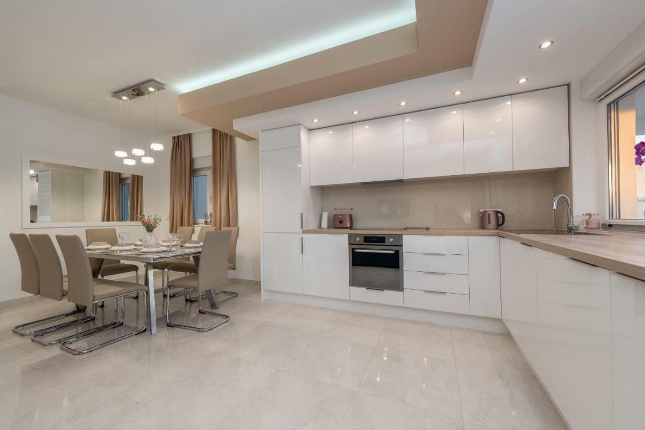 Villas Sabun - Modern House With Heated Pool Привлака Экстерьер фото